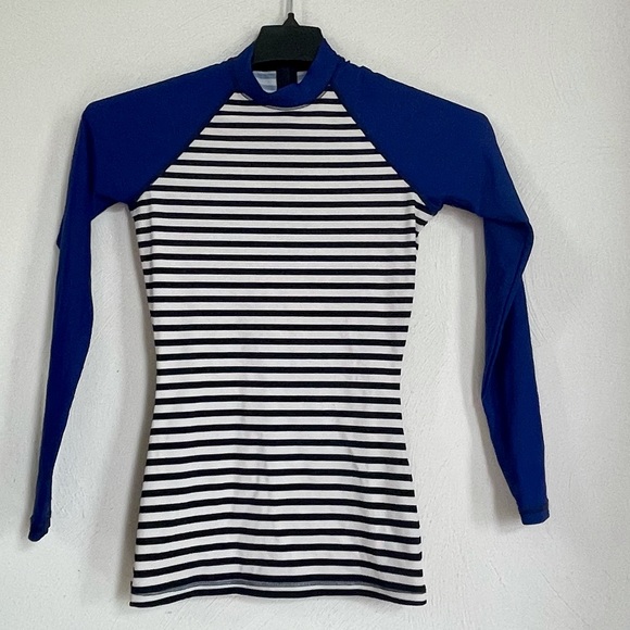 COPY - J. Crew women’s long sleeves rashguard UPF 50+ - Picture 4 of 4